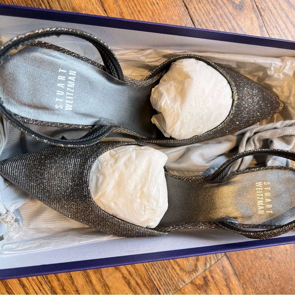 Brand new Stuart Weitzman kitten hill sandals
